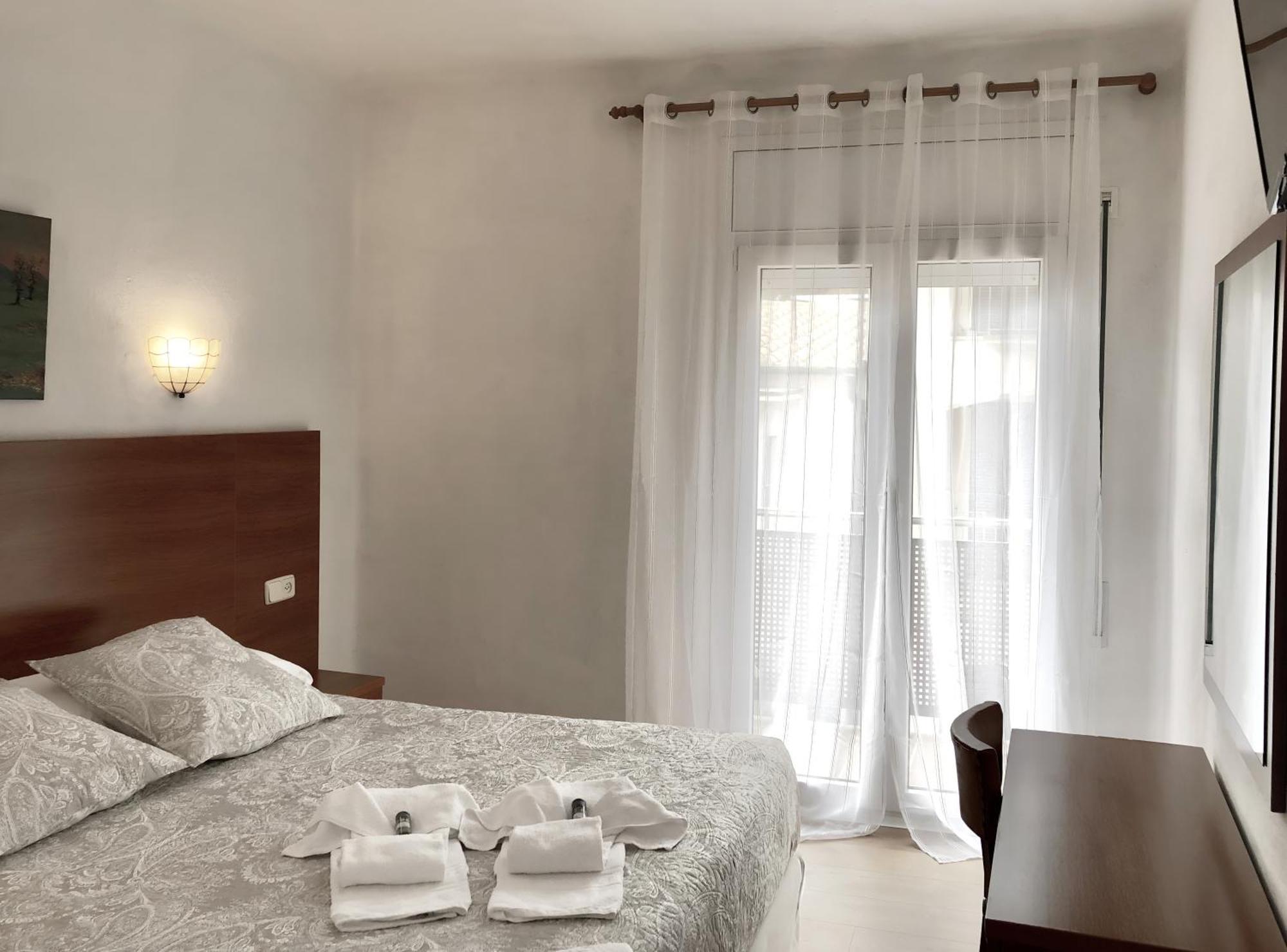 Hotel Medium Montecarlo Palafrugell Oda fotoğraf